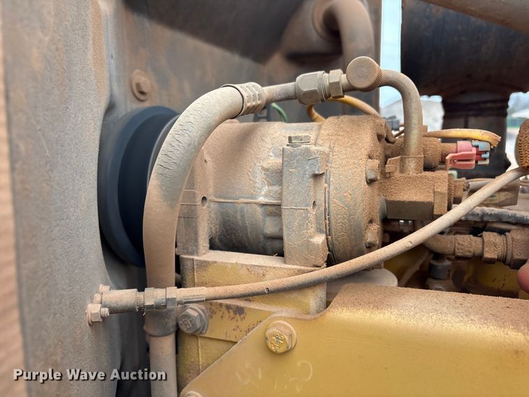 image for item ET1060 2002 Caterpillar 938G wheel loader