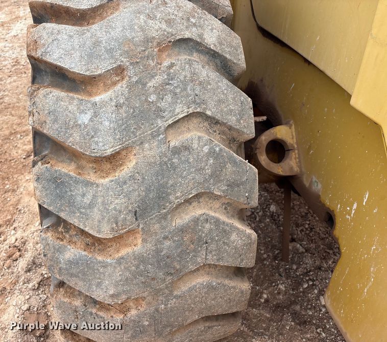 image for item ET1060 2002 Caterpillar 938G wheel loader