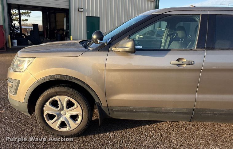 image for item ET1064 2017 Ford Explorer Police Interceptor SUV