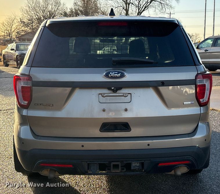 image for item ET1064 2017 Ford Explorer Police Interceptor SUV