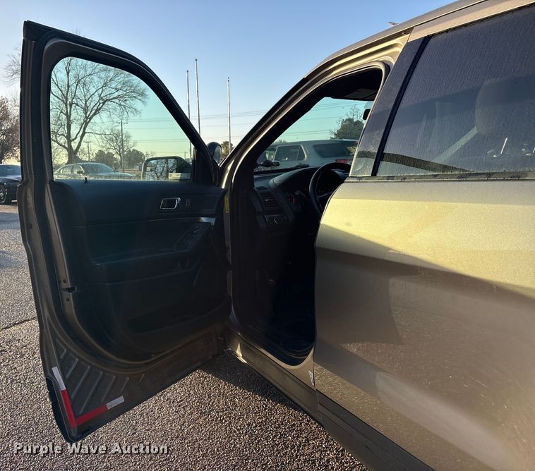 image for item ET1064 2017 Ford Explorer Police Interceptor SUV