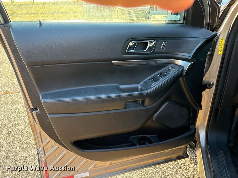 image for item ET1064 2017 Ford Explorer Police Interceptor SUV