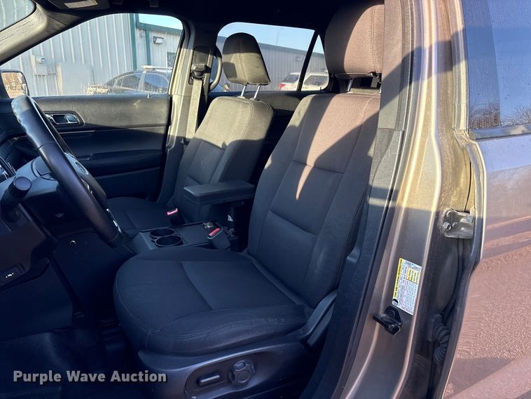 image for item ET1064 2017 Ford Explorer Police Interceptor SUV