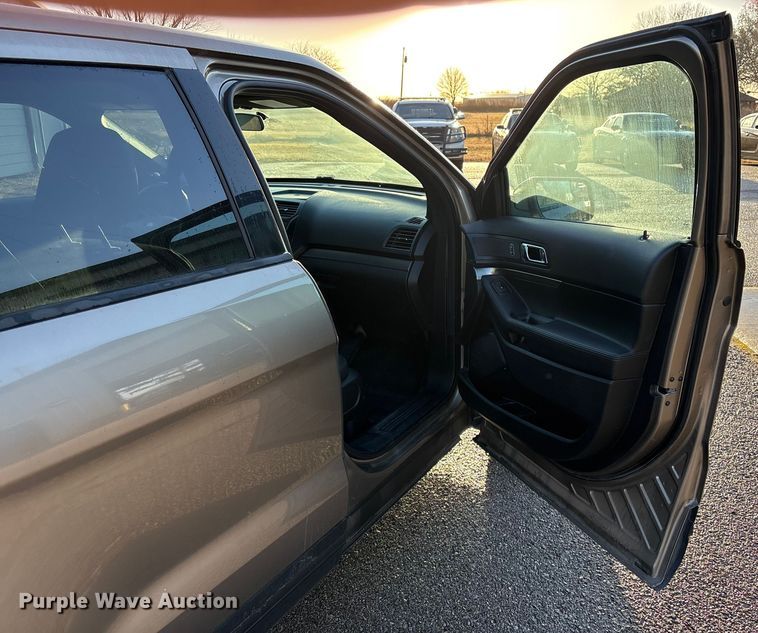 image for item ET1064 2017 Ford Explorer Police Interceptor SUV