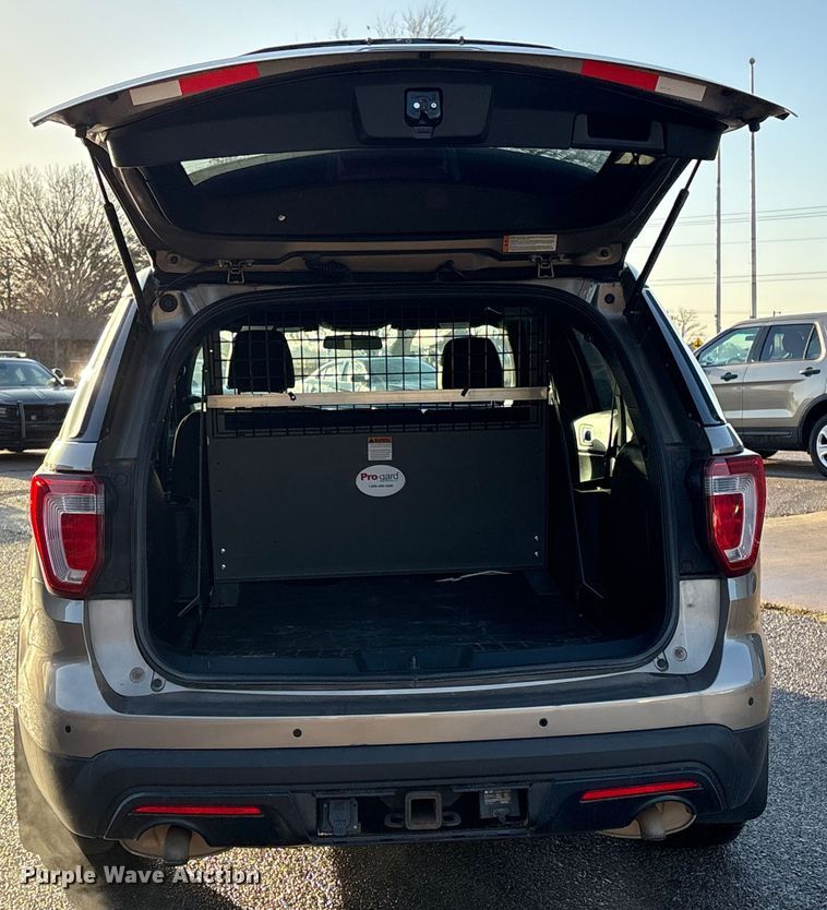 image for item ET1064 2017 Ford Explorer Police Interceptor SUV