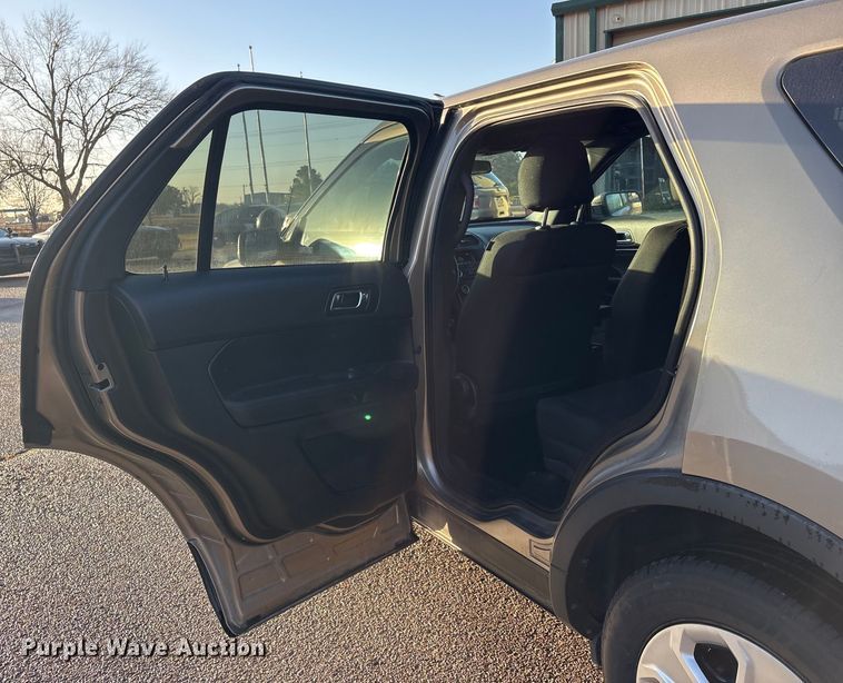 image for item ET1064 2017 Ford Explorer Police Interceptor SUV