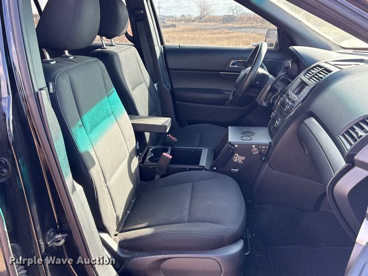 image for item ET1069 2017 Ford Explorer Police Interceptor SUV