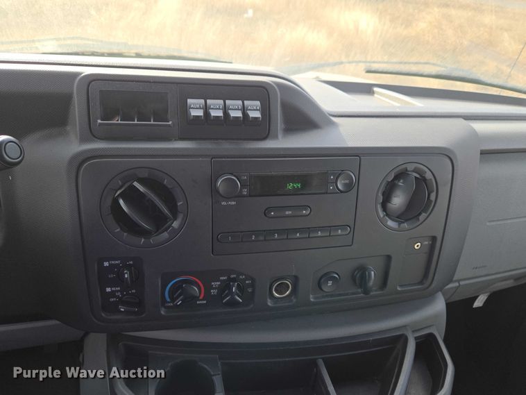 image for item ET1070 2012 Ford E350 van