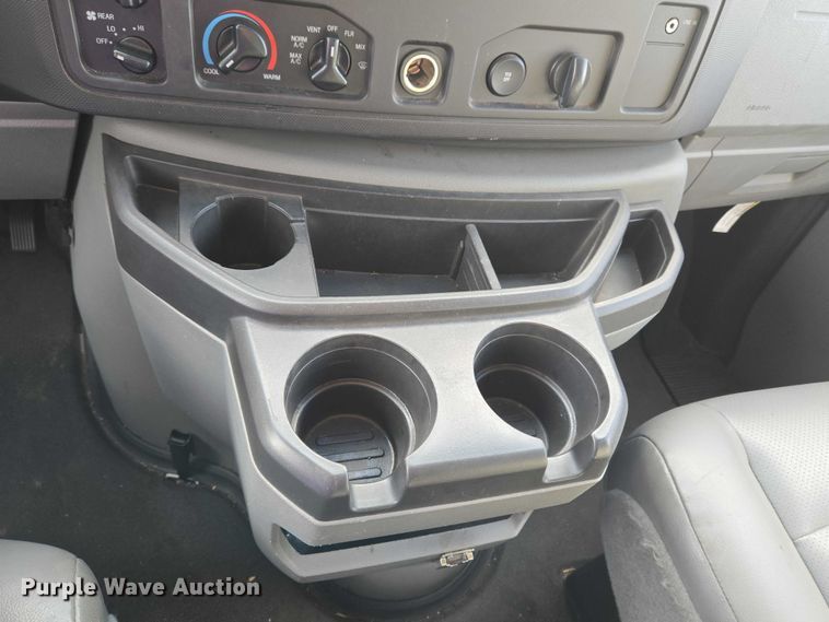 image for item ET1070 2012 Ford E350 van