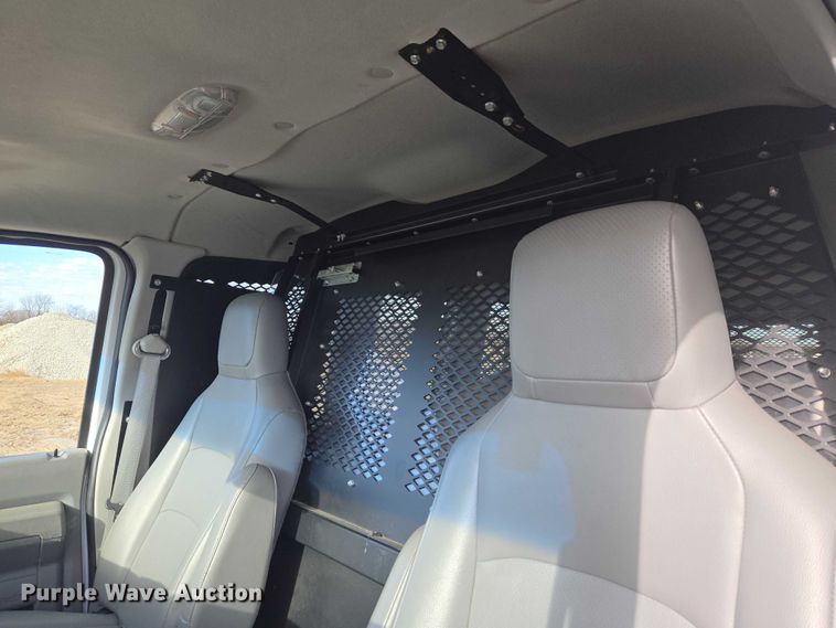 image for item ET1070 2012 Ford E350 van