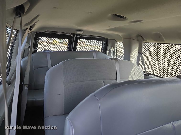 image for item ET1070 2012 Ford E350 van