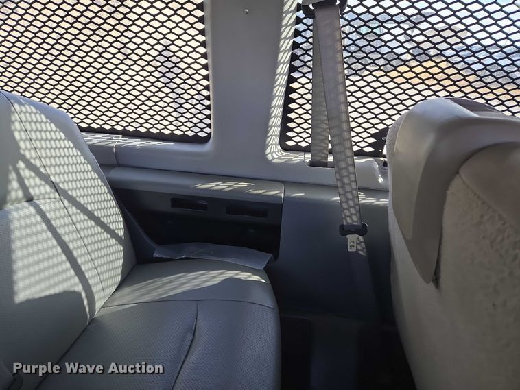 image for item ET1070 2012 Ford E350 van