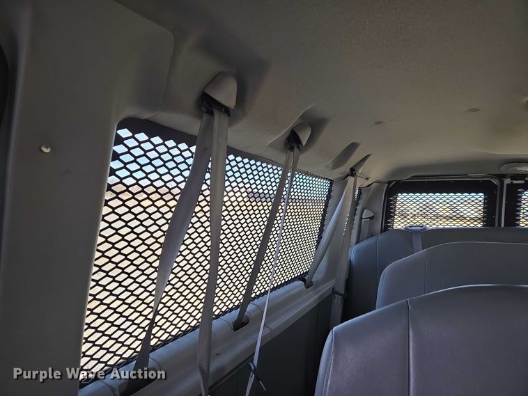 image for item ET1070 2012 Ford E350 van