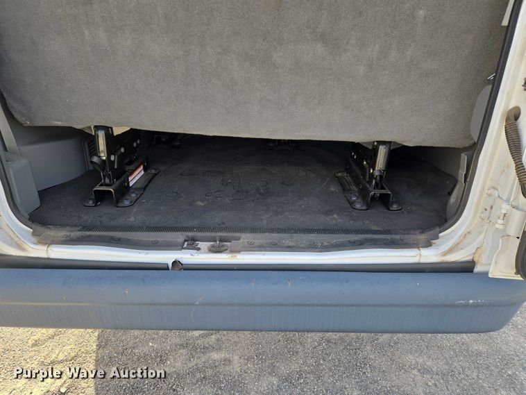 image for item ET1070 2012 Ford E350 van