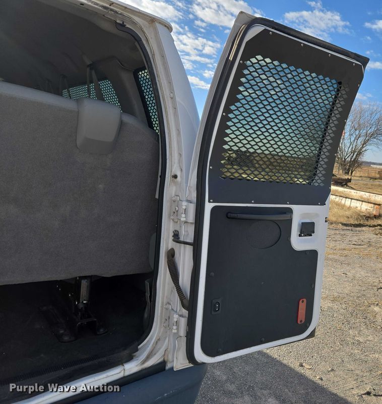 image for item ET1070 2012 Ford E350 van