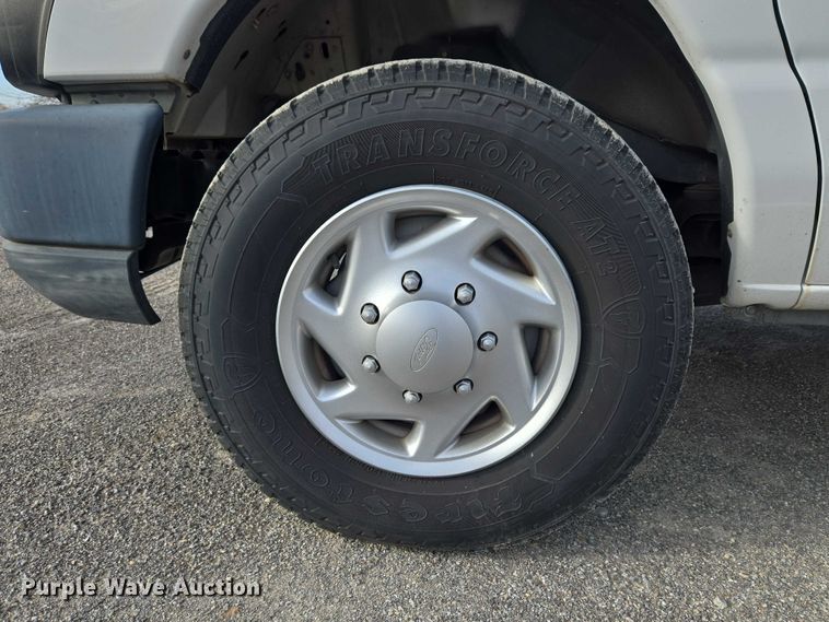 image for item ET1070 2012 Ford E350 van