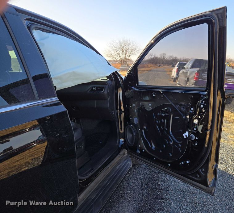 image for item ET1072 2022 Chevrolet Tahoe SUV