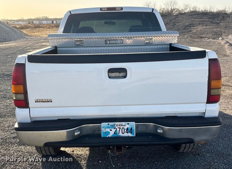 image for item ET1079 2002 Chevrolet Silverado 1500 Ext. Cab pickup truck