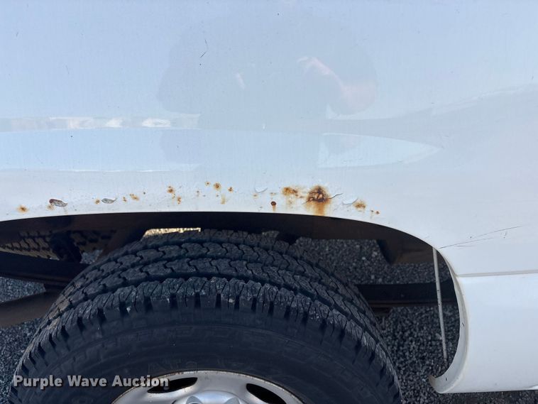 image for item ET1079 2002 Chevrolet Silverado 1500 Ext. Cab pickup truck