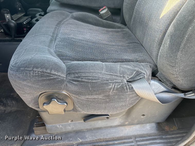 image for item ET1079 2002 Chevrolet Silverado 1500 Ext. Cab pickup truck