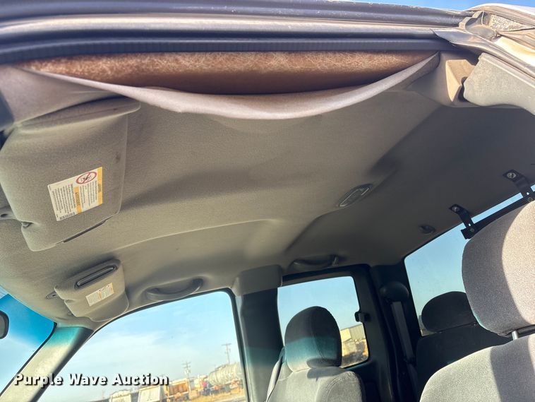 image for item ET1079 2002 Chevrolet Silverado 1500 Ext. Cab pickup truck