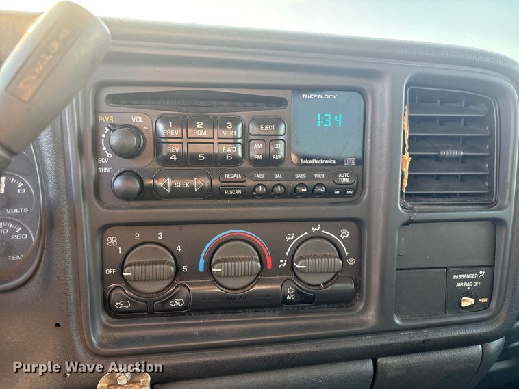 image for item ET1079 2002 Chevrolet Silverado 1500 Ext. Cab pickup truck