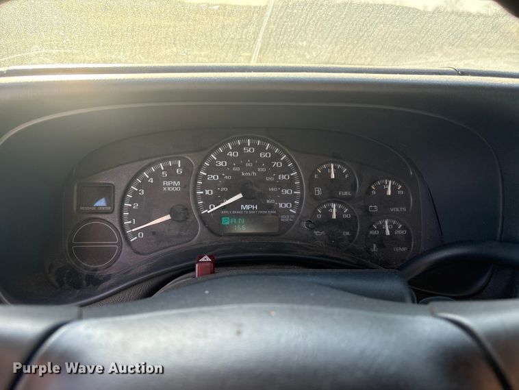 image for item ET1079 2002 Chevrolet Silverado 1500 Ext. Cab pickup truck