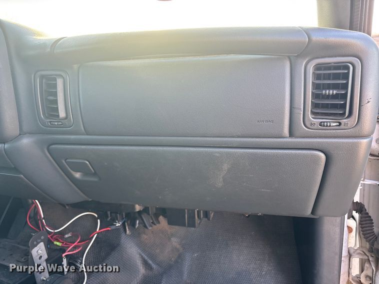 image for item ET1079 2002 Chevrolet Silverado 1500 Ext. Cab pickup truck