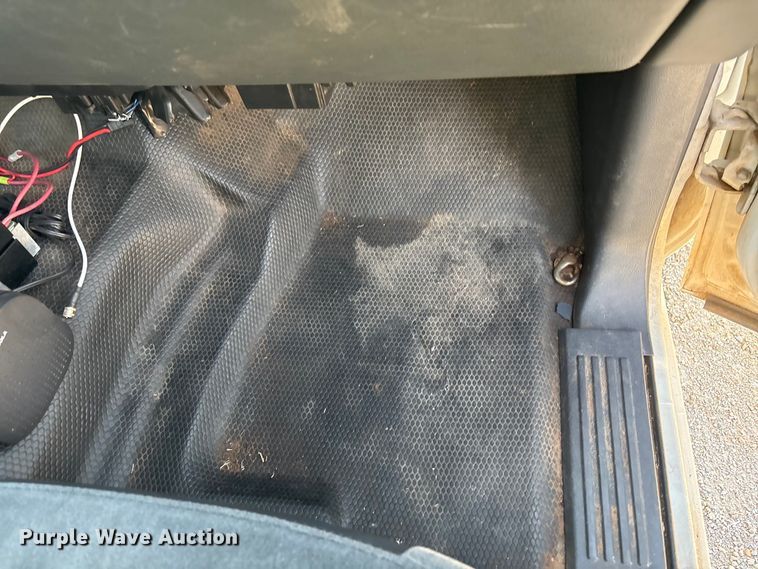 image for item ET1079 2002 Chevrolet Silverado 1500 Ext. Cab pickup truck