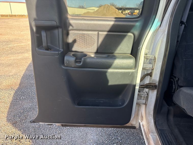 image for item ET1079 2002 Chevrolet Silverado 1500 Ext. Cab pickup truck