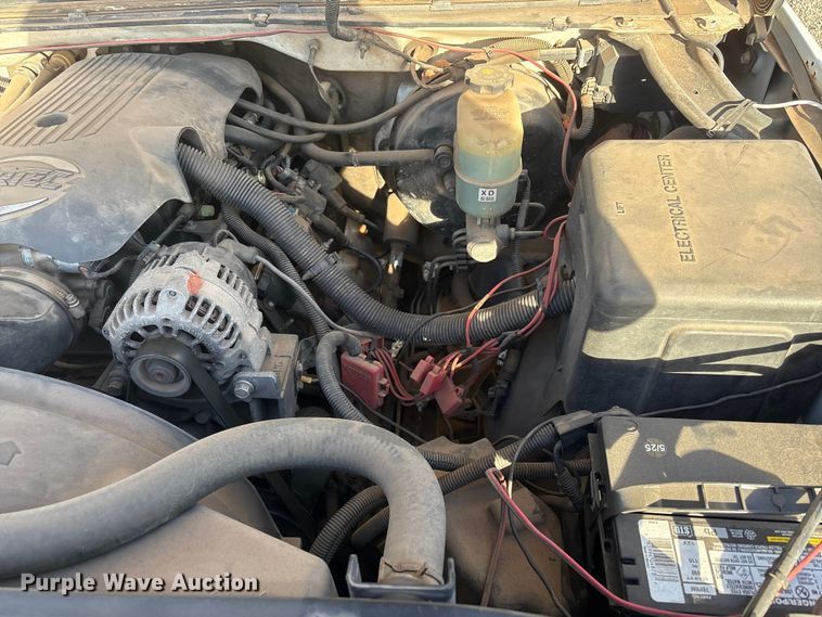 image for item ET1079 2002 Chevrolet Silverado 1500 Ext. Cab pickup truck