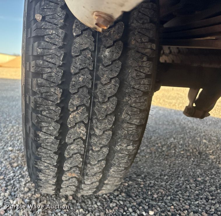 image for item ET1079 2002 Chevrolet Silverado 1500 Ext. Cab pickup truck