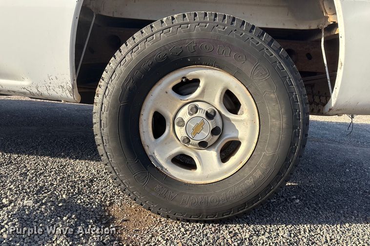 image for item ET1079 2002 Chevrolet Silverado 1500 Ext. Cab pickup truck