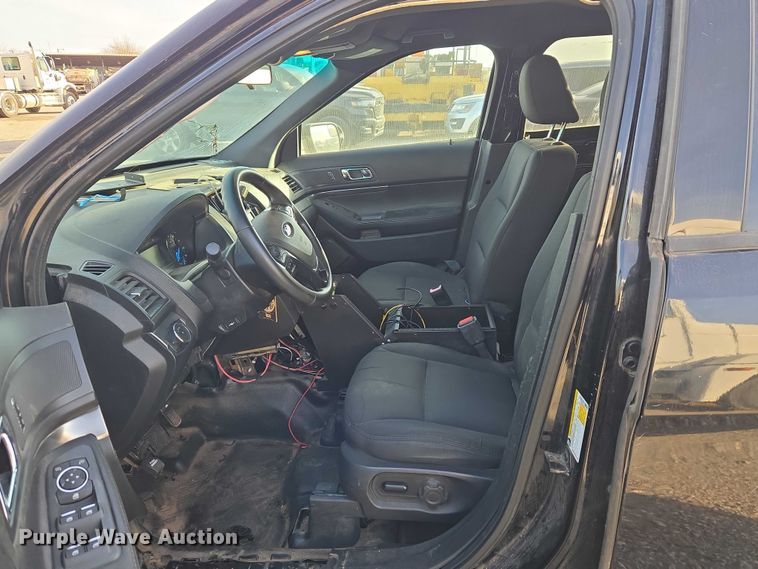image for item ET1086 2017 Ford Explorer Police Interceptor SUV