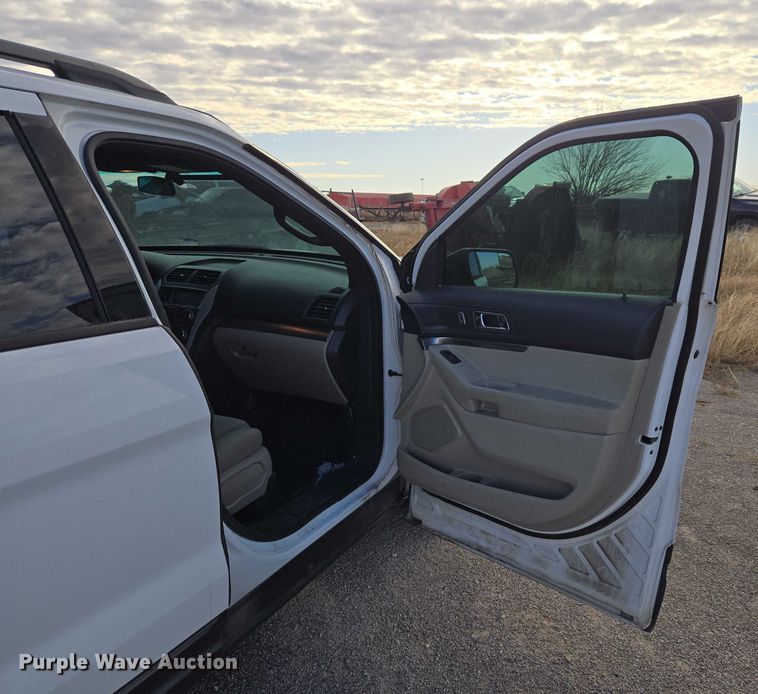 image for item ET1090 2015 Ford Explorer SUV