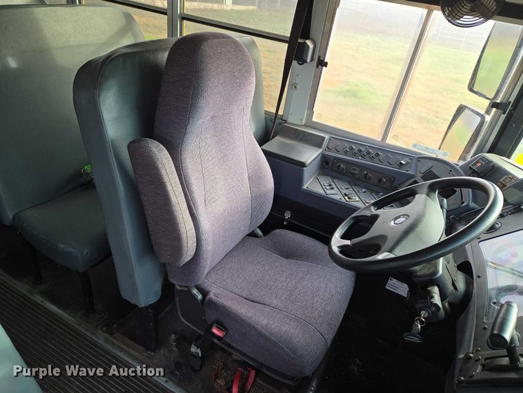 image for item ET1098 2015 Blue Bird Bb Conventional school bus