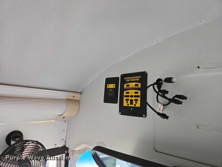 image for item ET1098 2015 Blue Bird Bb Conventional school bus