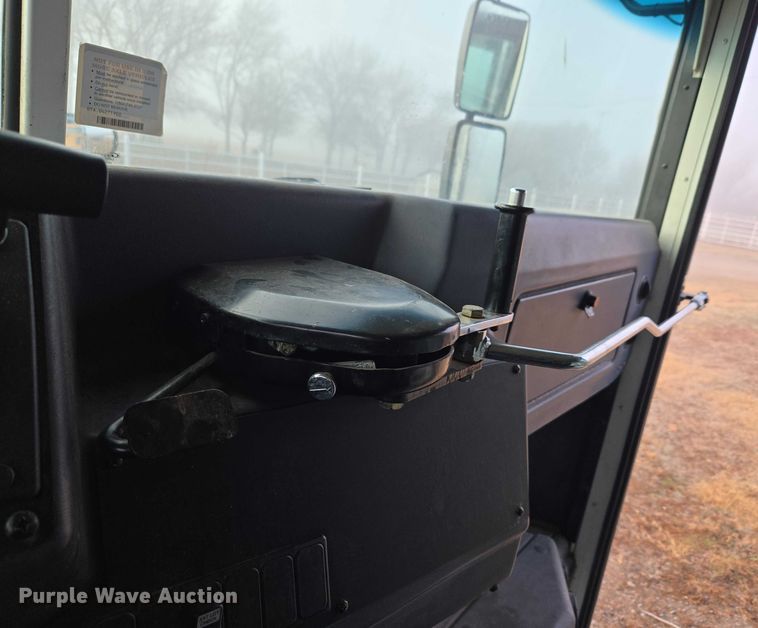 image for item ET1098 2015 Blue Bird Bb Conventional school bus