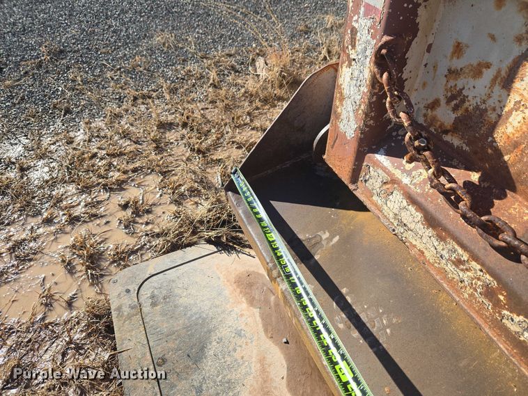 image for item ET1135 McClain Galion 502F dump bed