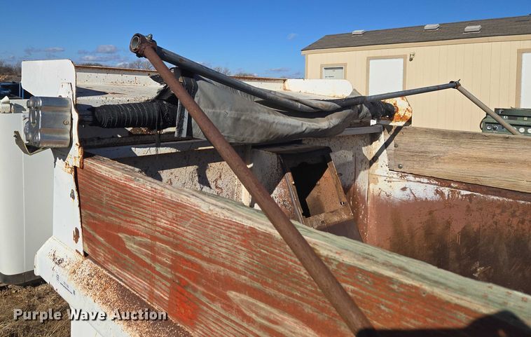 image for item ET1135 McClain Galion 502F dump bed