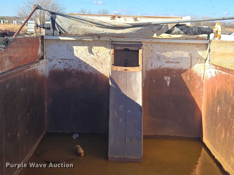 image for item ET1135 McClain Galion 502F dump bed