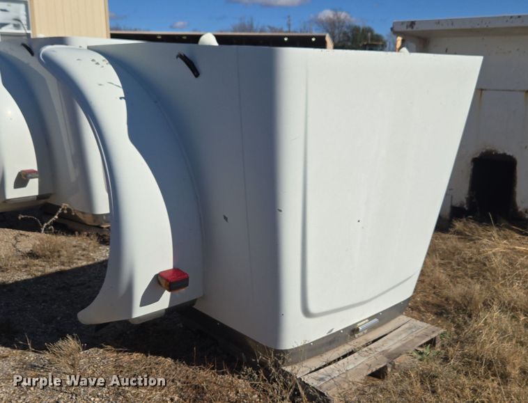 image for item ET1136 Semi truck hood