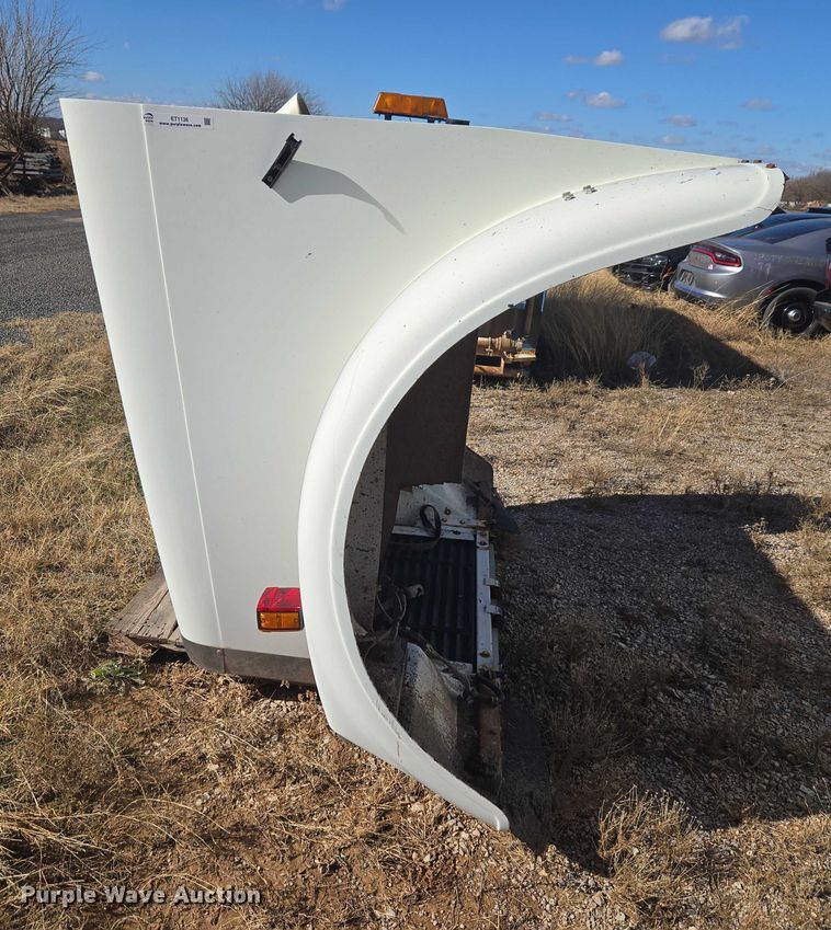 image for item ET1136 Semi truck hood