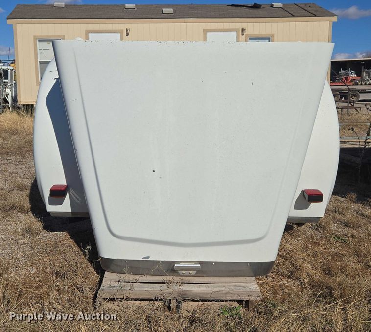 image for item ET1136 Semi truck hood