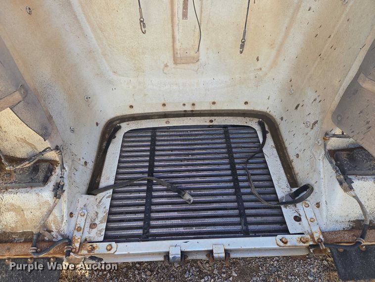 image for item ET1136 Semi truck hood