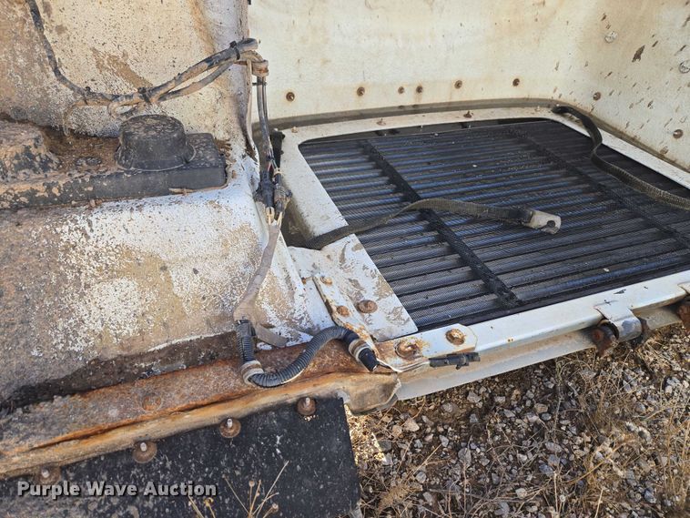 image for item ET1136 Semi truck hood