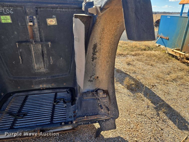 image for item ET1137 Semi truck hood