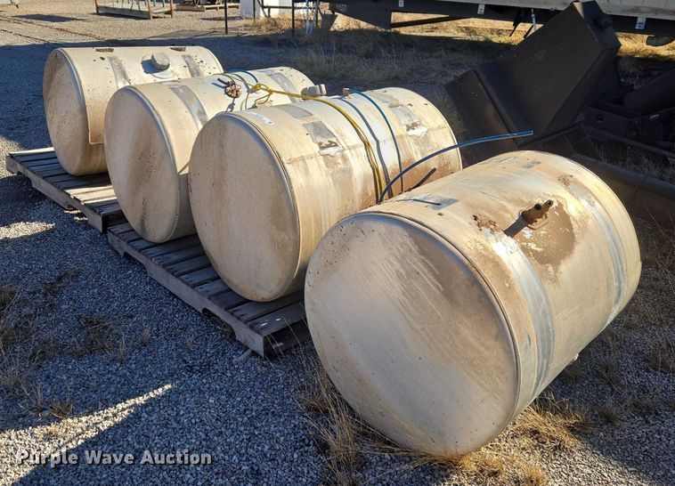 image for item ET1145 (4) Freightliner diesel fuel tanks