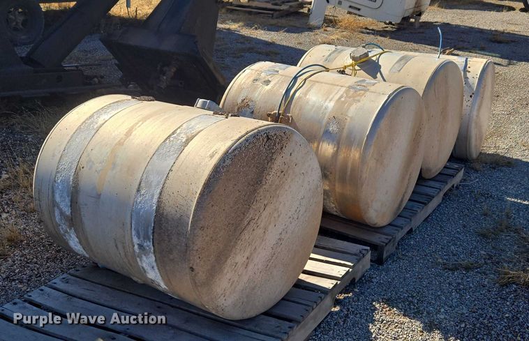 image for item ET1145 (4) Freightliner diesel fuel tanks