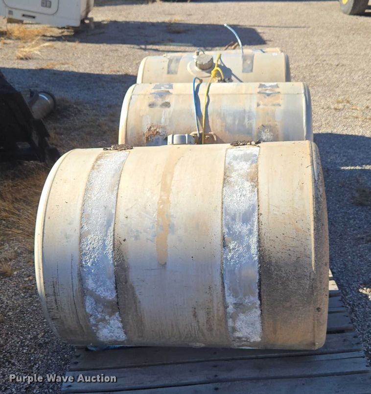 image for item ET1145 (4) Freightliner diesel fuel tanks